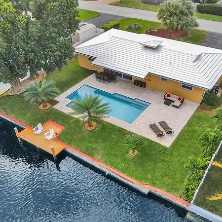 New! Waterfront Heated Pool & Jacuzzi 2 Mi To Beach - Fishing Pier Relaxing Spa & Hammock